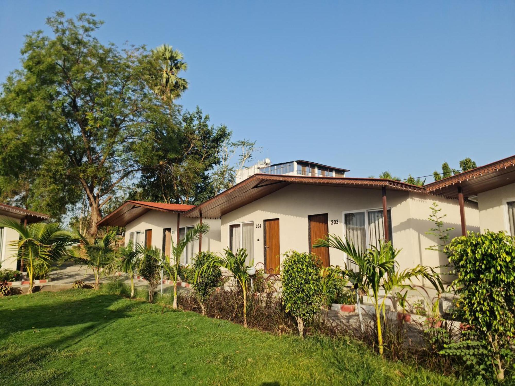 Riverview Tent Resort Kevadia 외부 사진