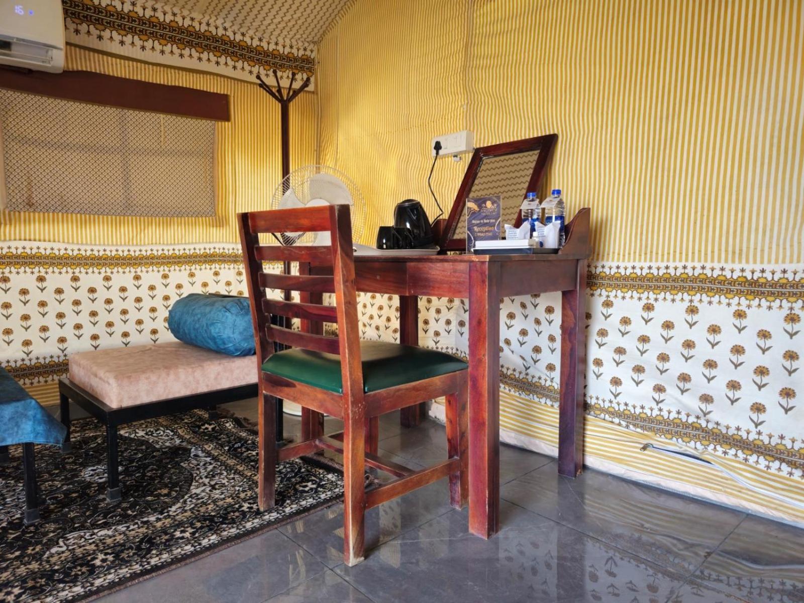 Riverview Tent Resort Kevadia 객실 사진