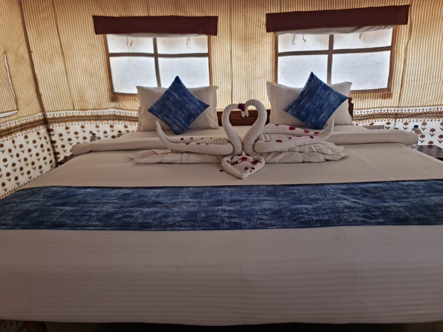 Riverview Tent Resort Kevadia 객실 사진