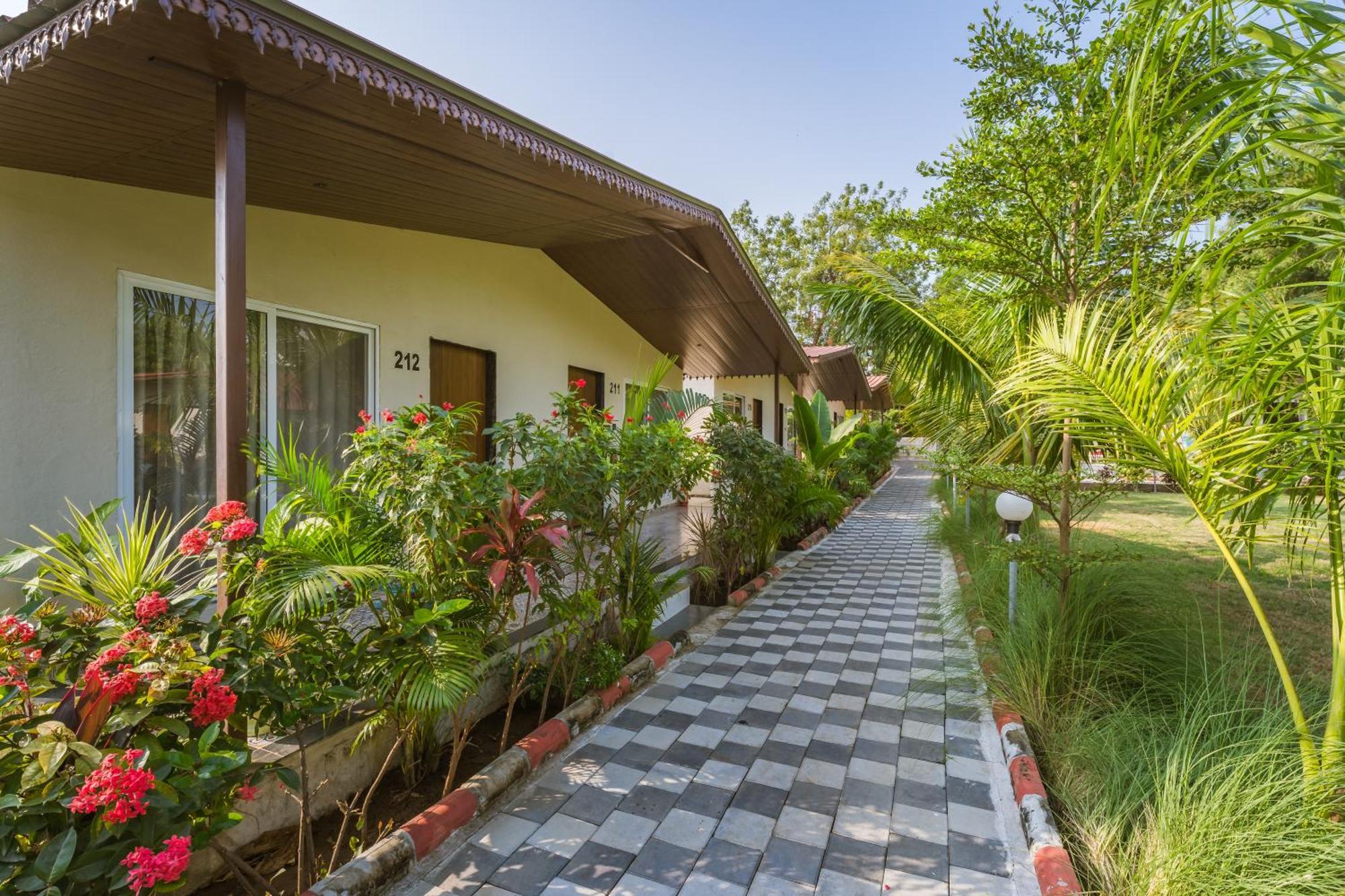 Riverview Tent Resort Kevadia 외부 사진