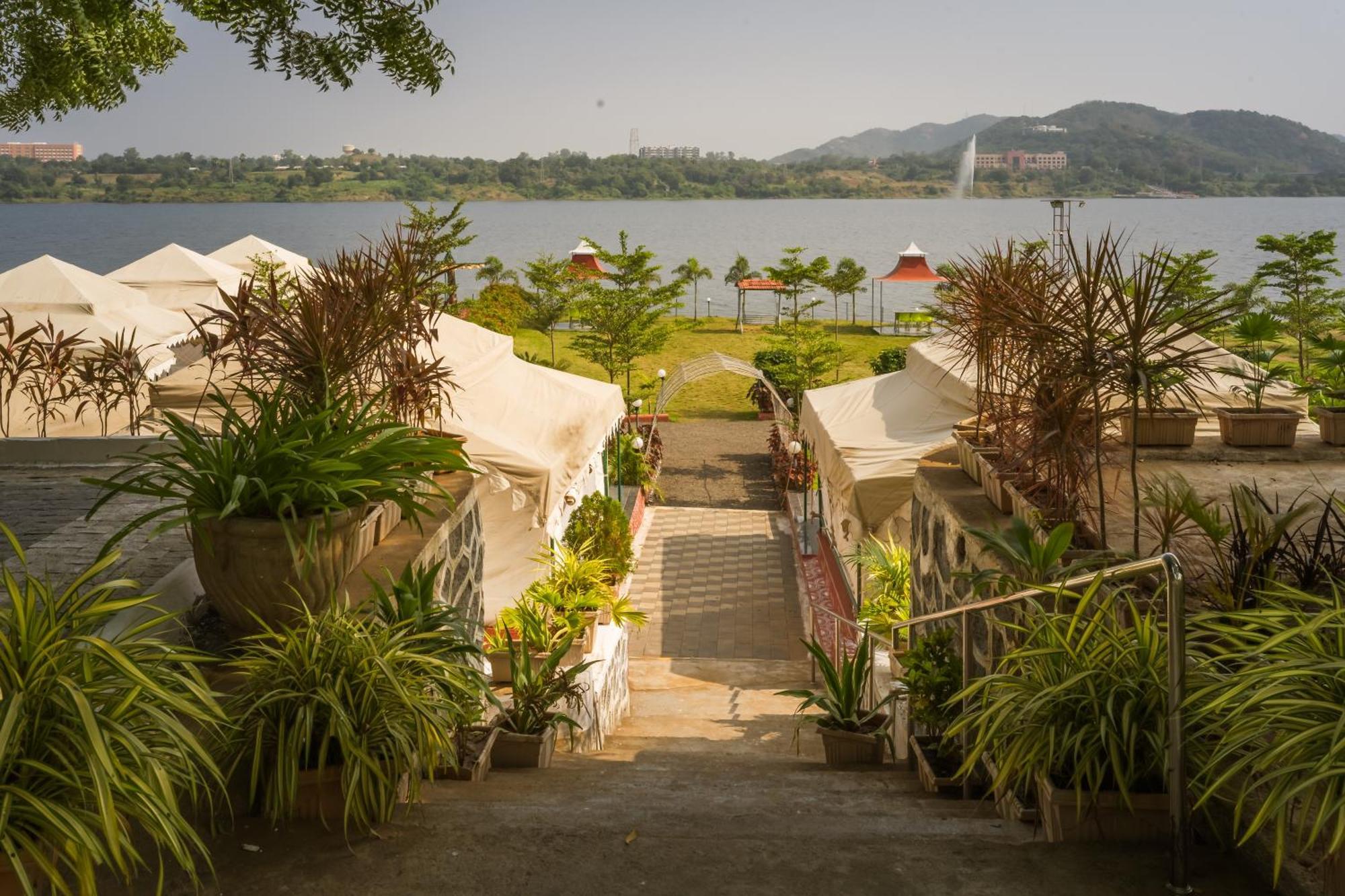 Riverview Tent Resort Kevadia 외부 사진