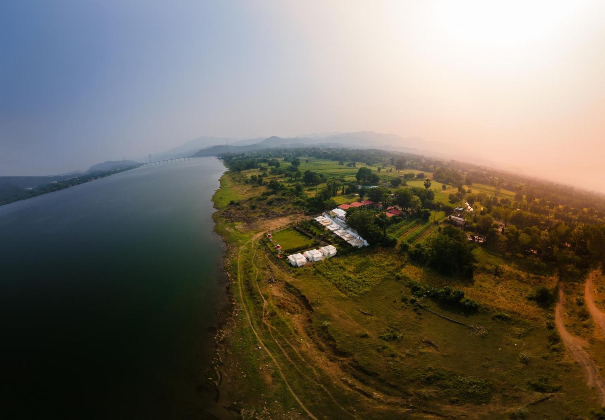 Riverview Tent Resort Kevadia 외부 사진